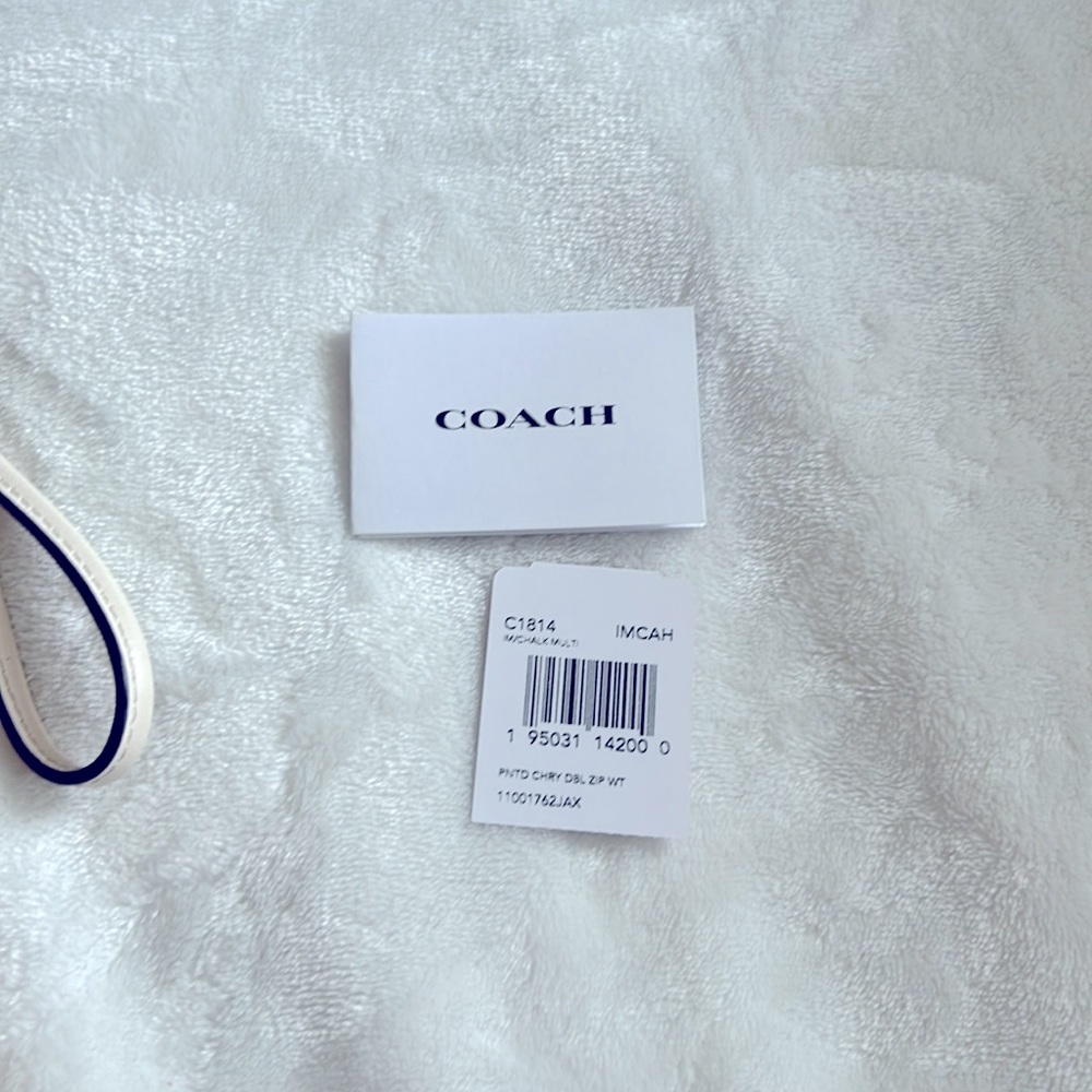 NWT Coach C1814 cherries double zipper wristlet w/ hang tag π - Picture 4 of 10